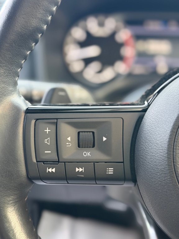 Nissan Rogue SV AWD Toit Panoramique 2023 à Terrebonne, Québec - 12 - w1024h768px