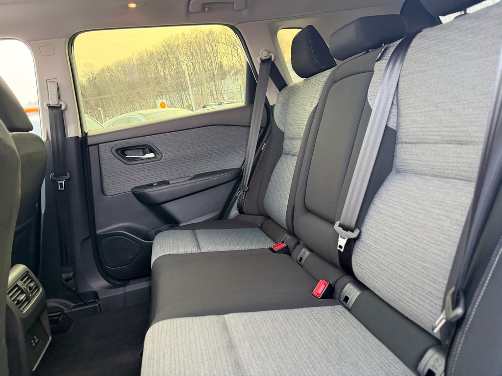 Nissan Rogue SV AWD Toit Panoramique 2023 à Terrebonne, Québec - 23 - w1024h768px