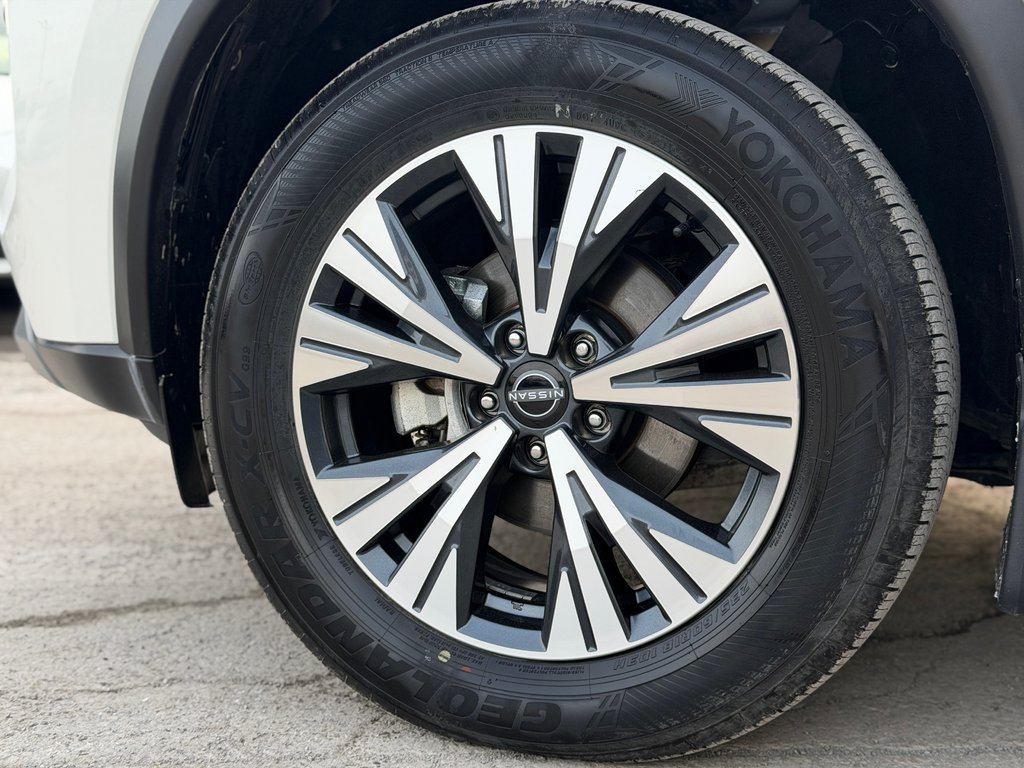 Nissan Rogue SV AWD Toit Panoramique 2023 à Terrebonne, Québec - 25 - w1024h768px