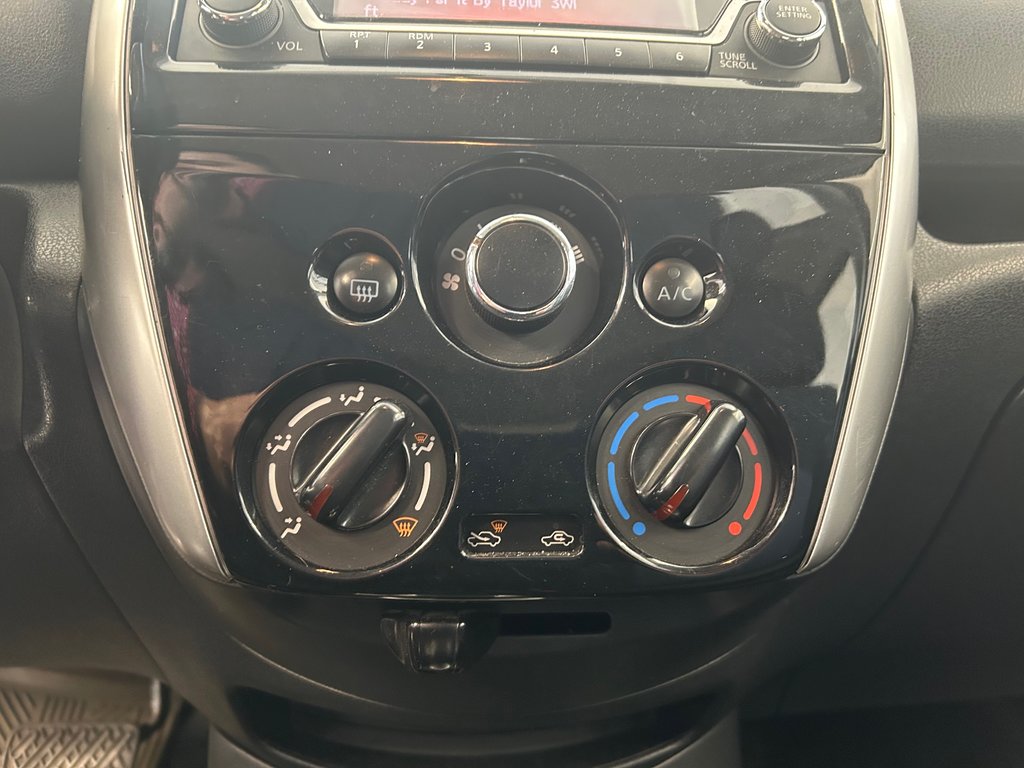 2015 Nissan Versa Note SV in Boucherville, Quebec - 25 - w1024h768px