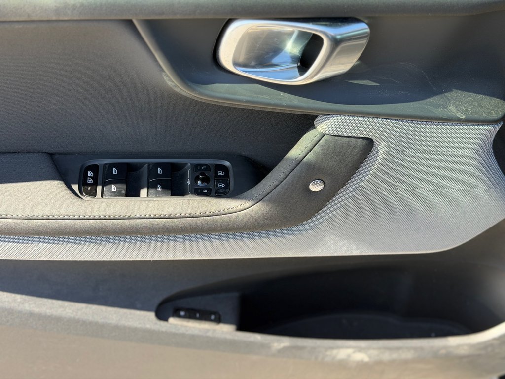 2021 Polestar 2 Launch Edition AWD Très Bas Kilométrage in Terrebonne, Quebec - 8 - w1024h768px