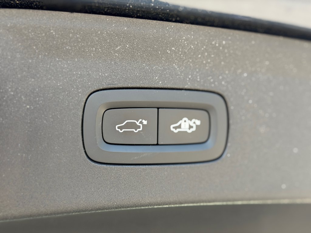 2021 Polestar 2 Launch Edition AWD Très Bas Kilométrage in Terrebonne, Quebec - 24 - w1024h768px