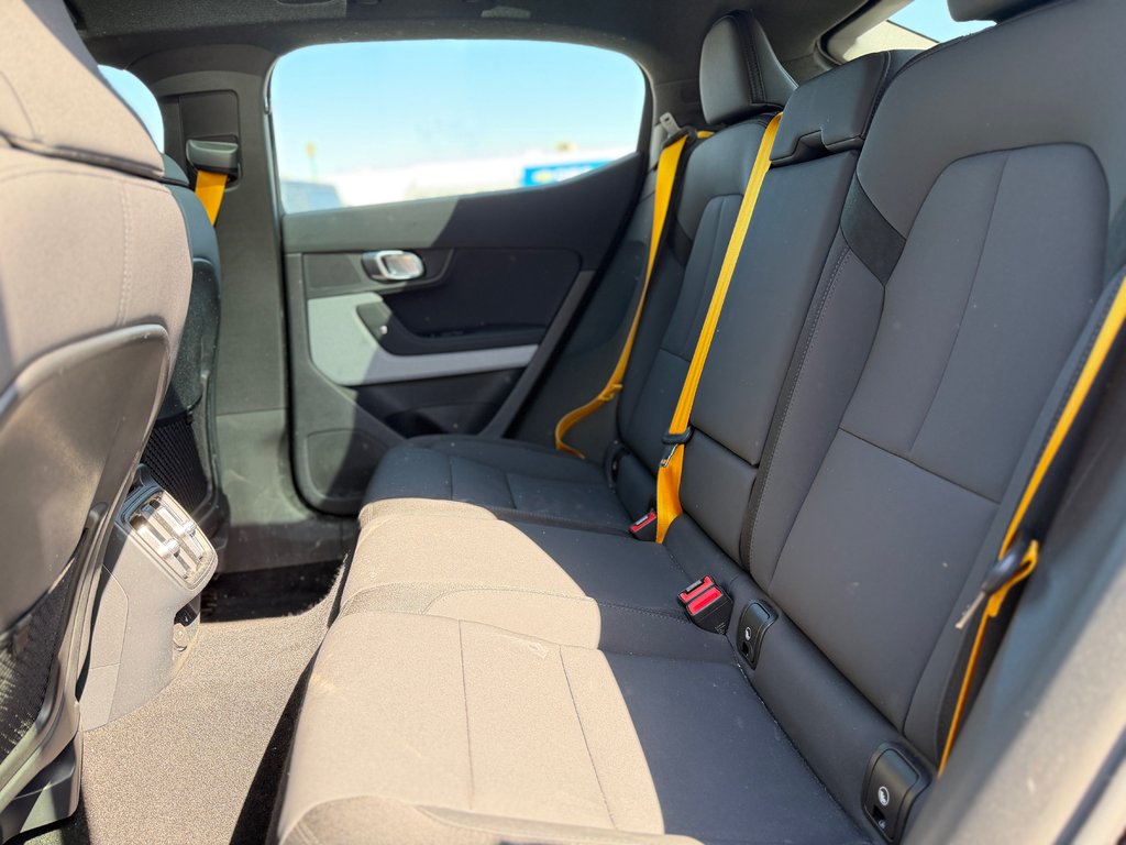 2021 Polestar 2 Launch Edition AWD Très Bas Kilométrage in Terrebonne, Quebec - 22 - w1024h768px