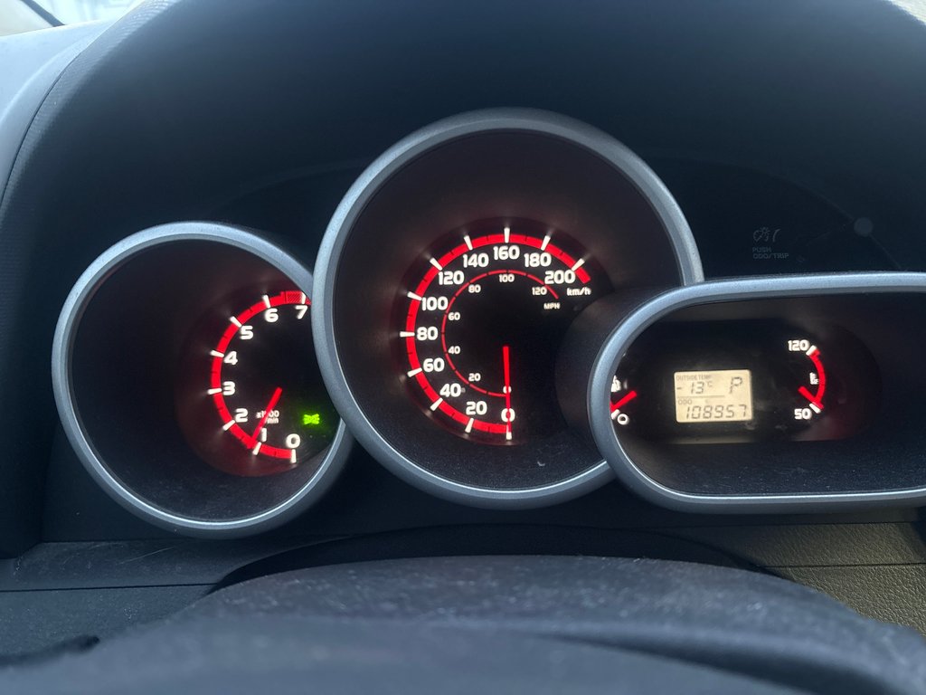 Pontiac Vibe BASE BAS KILOMÉTRAGE AUTOMATIQUE 2010 à Boucherville, Québec - 11 - w1024h768px