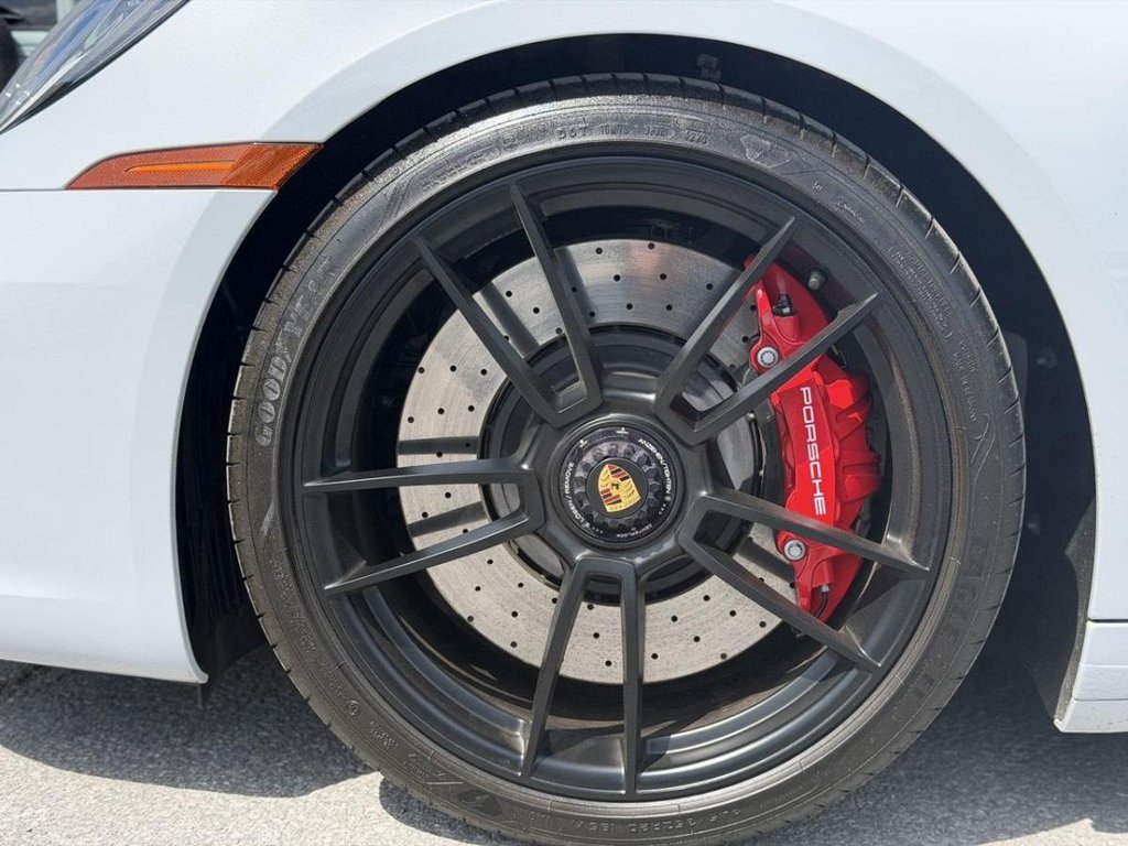 Porsche 911 GTS Burmester PDK Premium Package 2024 à Terrebonne, Québec - 23 - w1024h768px