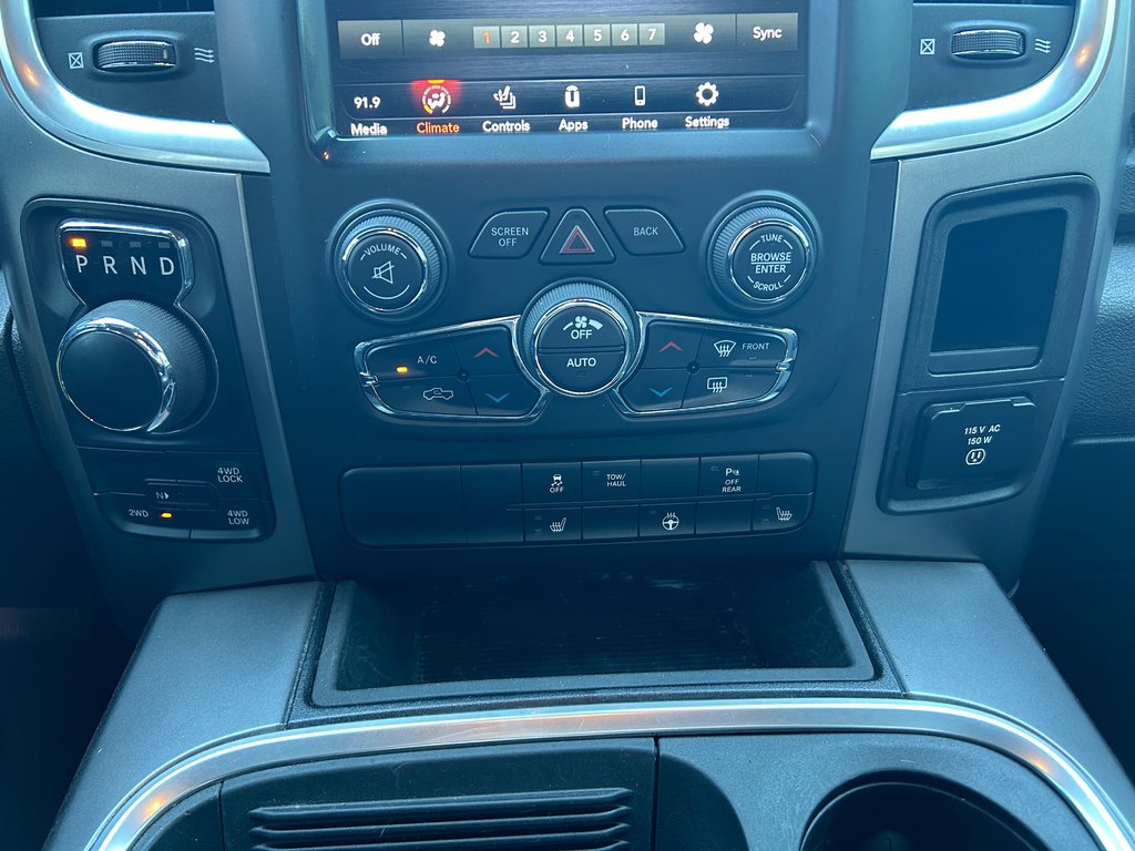 2021 Ram 1500 Classic Warlock, CREW, 3.6L, 4X4 in Boucherville, Quebec - 21 - w1024h768px