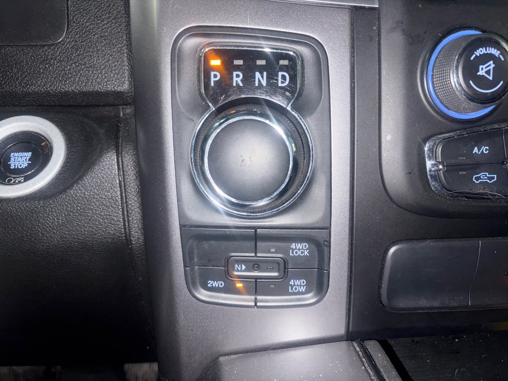 Ram 1500 Classic SLT, CREW, ALPINE,NAV, PNEUS HIVER/ÉTÉ INCLUS 2022 à Boucherville, Québec - 10 - w1024h768px