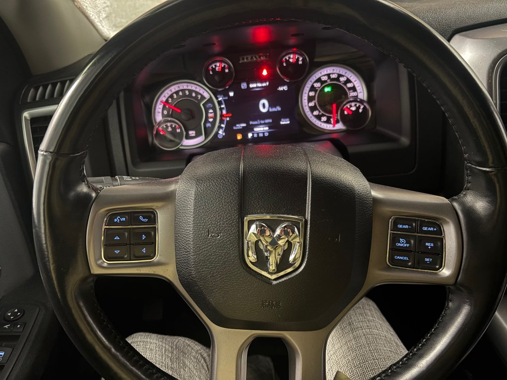 Ram 1500 Classic SLT, CREW, ALPINE,NAV, PNEUS HIVER/ÉTÉ INCLUS 2022 à Boucherville, Québec - 12 - w1024h768px