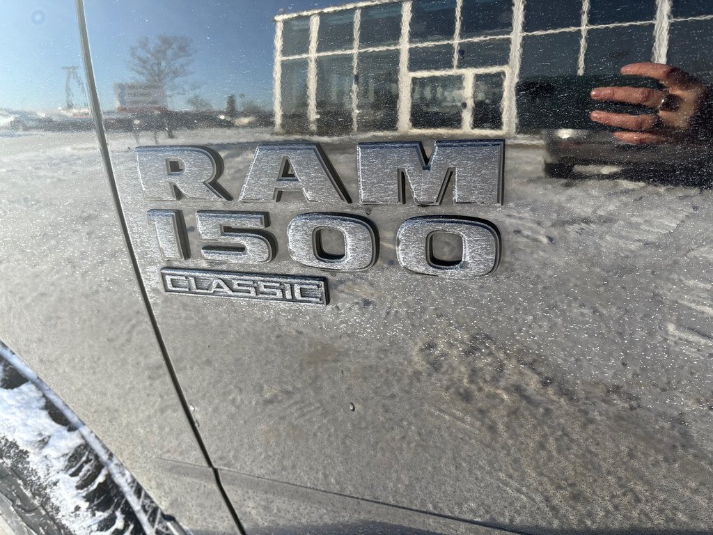 Ram 1500 Classic SLT, CREW, ALPINE,NAV, PNEUS HIVER/ÉTÉ INCLUS 2022 à Boucherville, Québec - 11 - w1024h768px