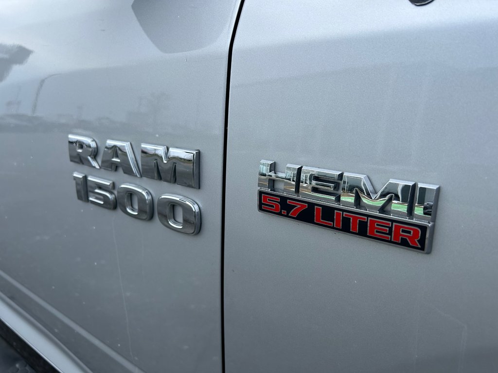 2015 Ram 1500 SLT, 5.7L, 4X4, BAS KM in Boucherville, Quebec - 9 - w1024h768px