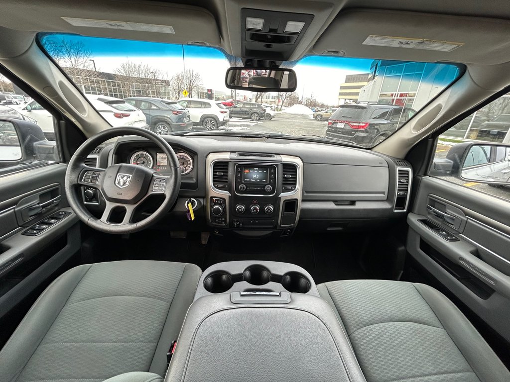 2015 Ram 1500 SLT, 5.7L, 4X4, BAS KM in Boucherville, Quebec - 11 - w1024h768px