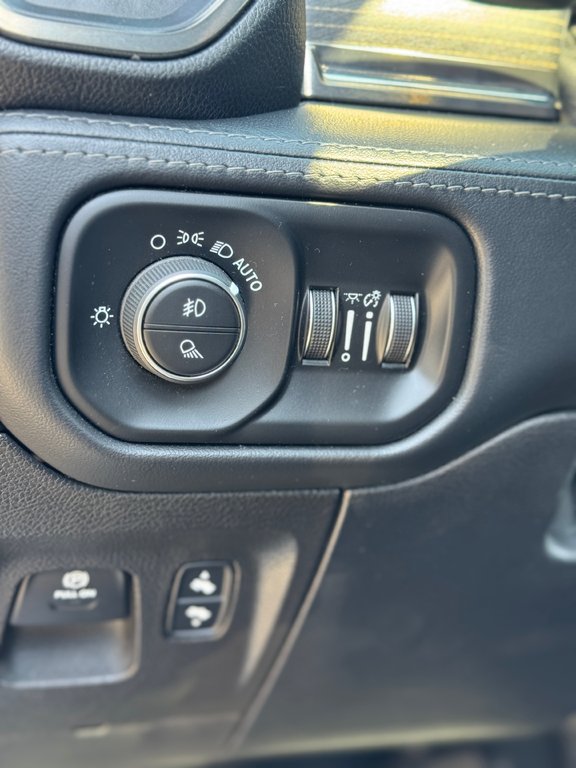 2021 Ram 1500 Limited Grosse Écran Toit Panoramique * Bijoux * in Terrebonne, Quebec - 14 - w1024h768px