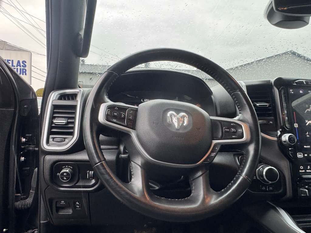 2023 Ram 1500 Big Horn Edition Night Crew 5.7 in Terrebonne, Quebec - 13 - w1024h768px