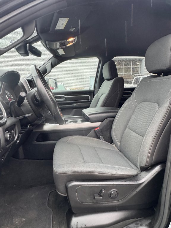 2023 Ram 1500 Big Horn Edition Night Crew 5.7 in Terrebonne, Quebec - 9 - w1024h768px