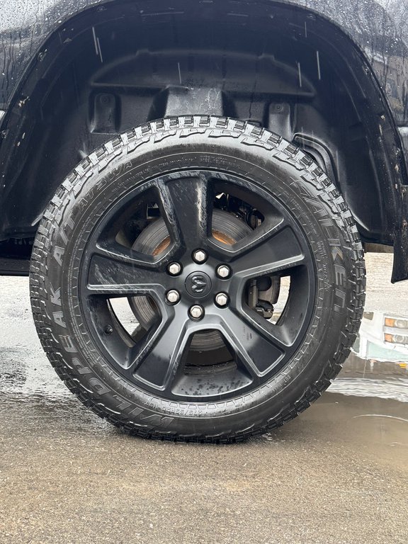 2023 Ram 1500 Big Horn Edition Night Crew 5.7 in Terrebonne, Quebec - 20 - w1024h768px