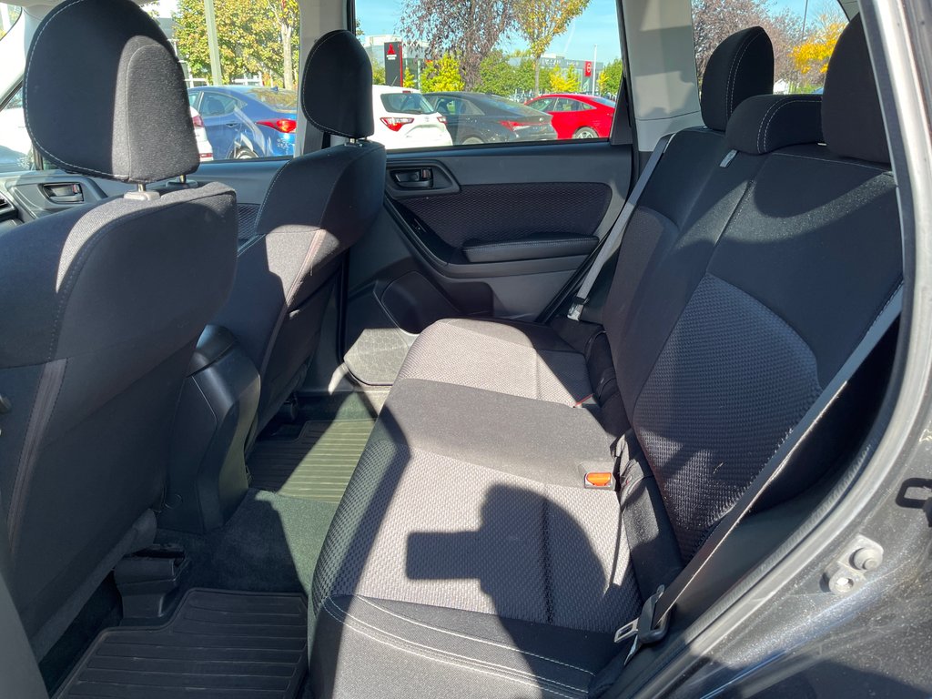Subaru Forester TRÈS BAS KM, AUT, 8 PNEUS HIVER/ÉTÉ 2018 à Boucherville, Québec - 12 - w1024h768px