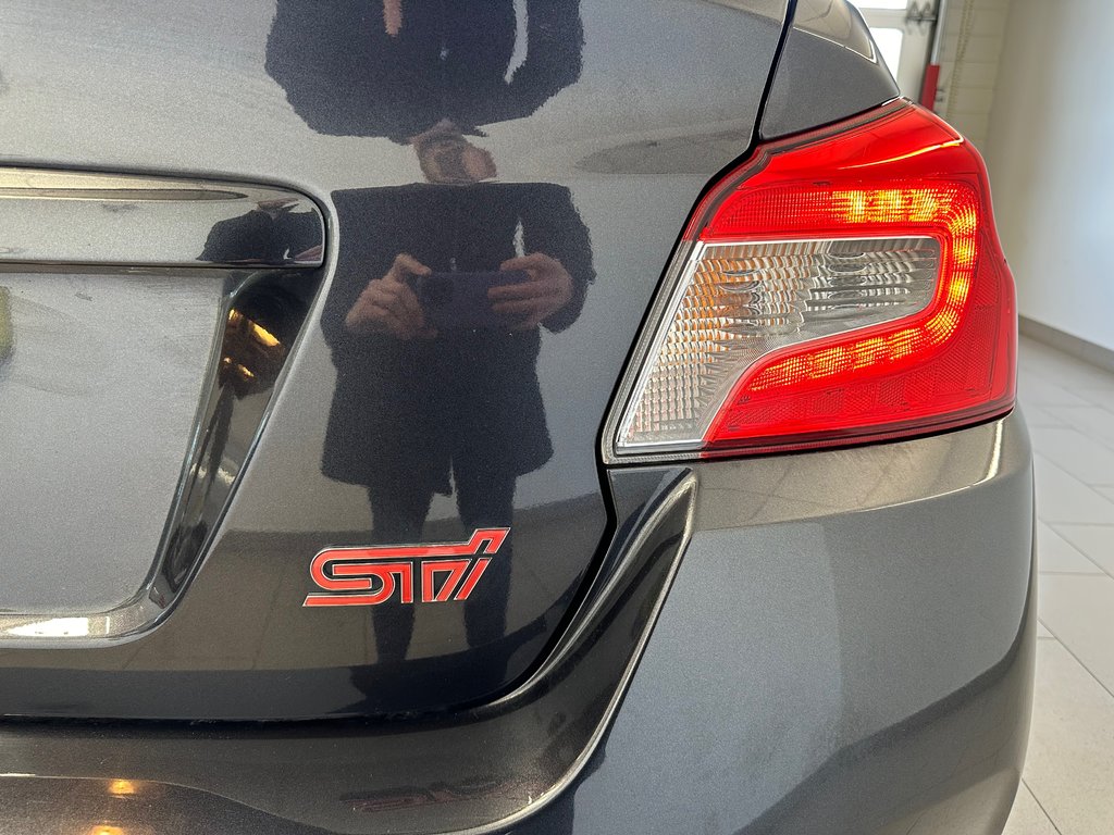 2018 Subaru WRX STI Sport in Boucherville, Quebec - 8 - w1024h768px