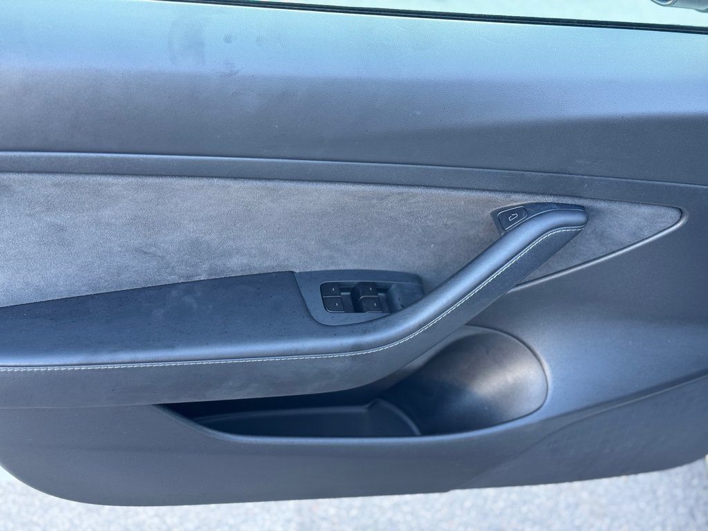 2021 Tesla MODEL 3 Standard Range Plus in Terrebonne, Quebec - 8 - w1024h768px
