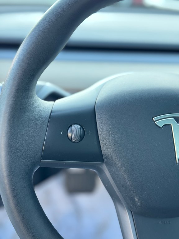 2021 Tesla MODEL 3 Standard Range Plus in Terrebonne, Quebec - 12 - w1024h768px