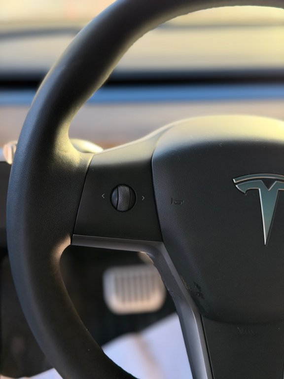 Tesla Model 3 Long Range AWD Dual Motor 2023 à Terrebonne, Québec - 12 - w1024h768px