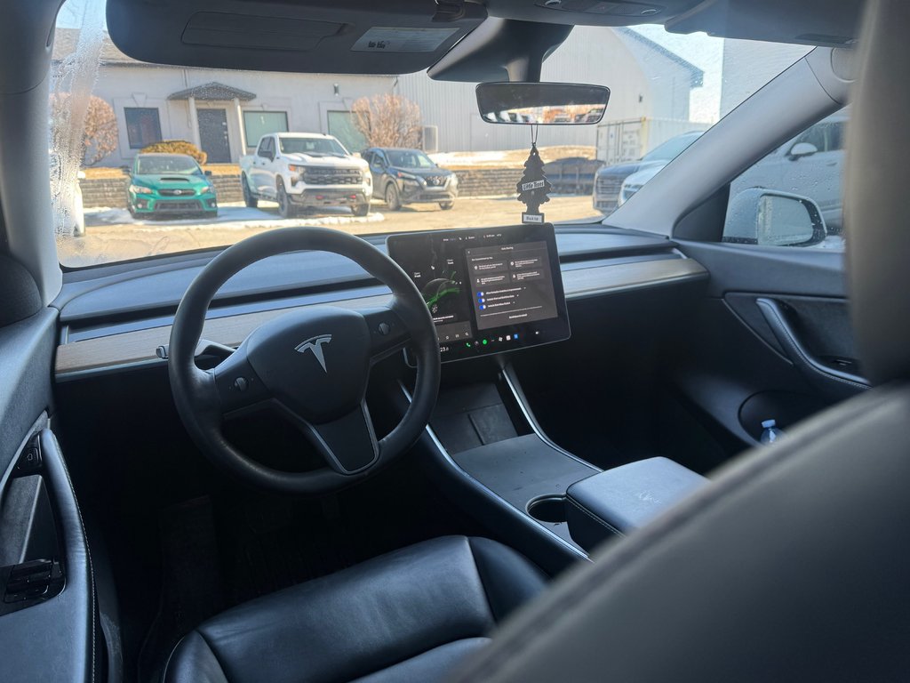 2021 Tesla Model Y Standard Range Cuir in Terrebonne, Quebec - 11 - w1024h768px