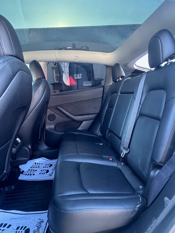 2021 Tesla Model Y Standard Range Cuir in Terrebonne, Quebec - 9 - w1024h768px