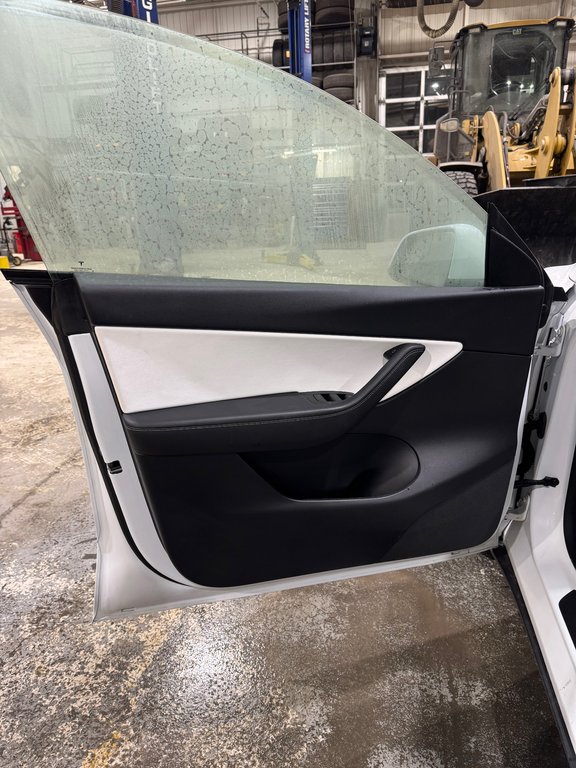 2022 Tesla Model Y Performance *Toit panoramique in Terrebonne, Quebec - 8 - w1024h768px