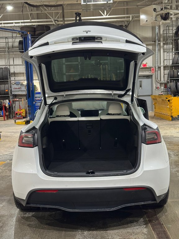 2022 Tesla Model Y Performance *Toit panoramique in Terrebonne, Quebec - 18 - w1024h768px