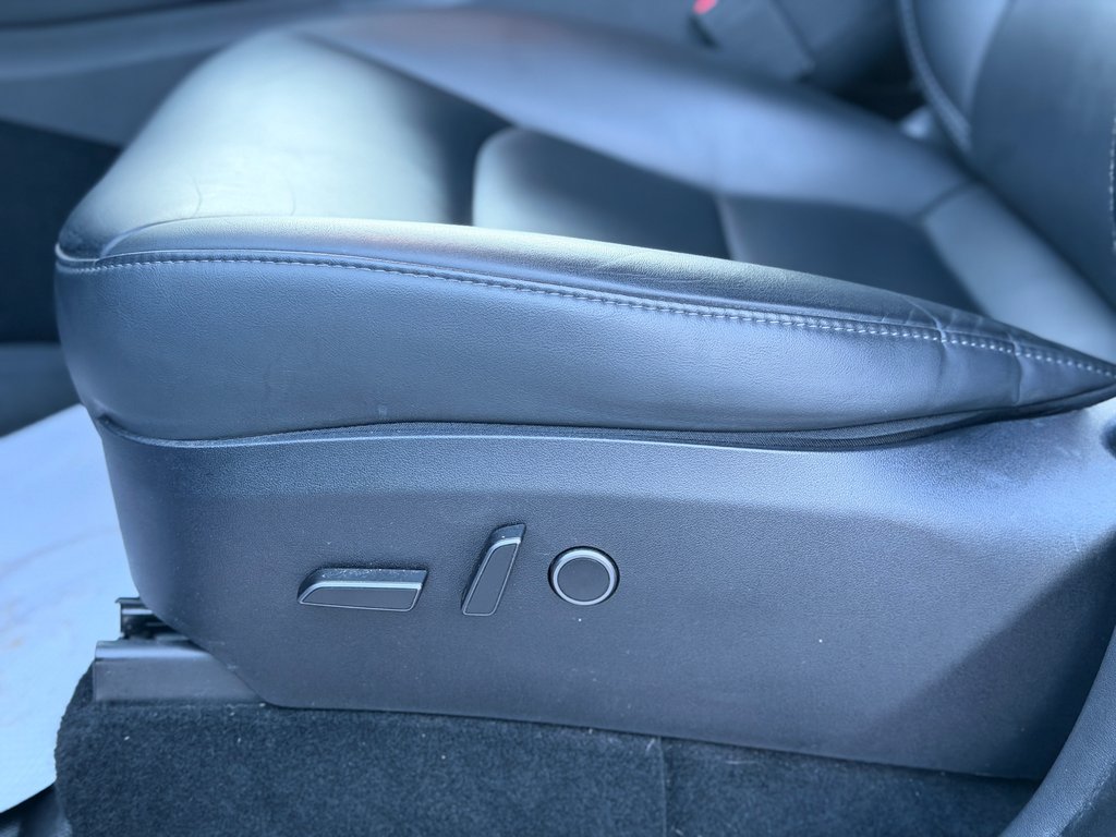 Tesla Model Y Bas Kilométrage Cuir 2023 à Terrebonne, Québec - 9 - w1024h768px