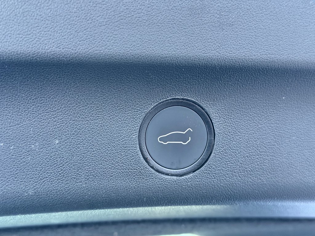 Tesla Model Y Bas Kilométrage Cuir 2023 à Terrebonne, Québec - 24 - w1024h768px