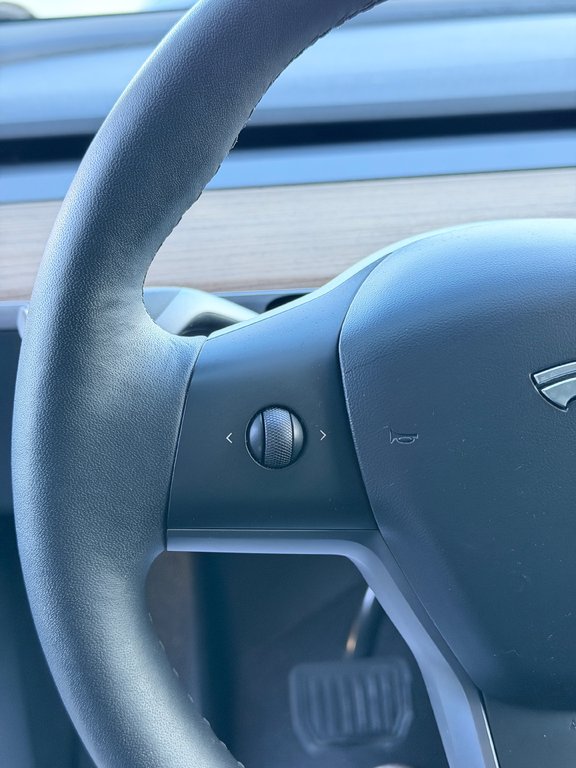 Tesla Model Y Bas Kilométrage Cuir 2023 à Terrebonne, Québec - 11 - w1024h768px