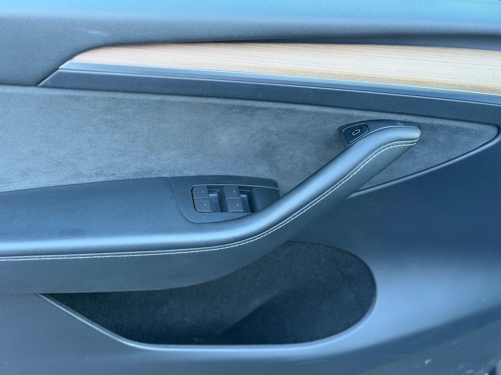 Tesla Model Y Bas Kilométrage Cuir 2023 à Terrebonne, Québec - 8 - w1024h768px