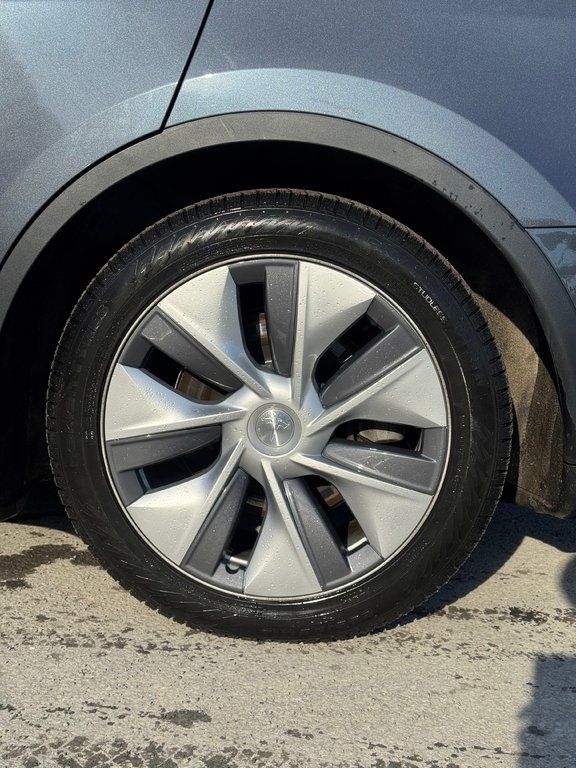 Tesla Model Y Cuir Bas Kilométrage 2023 à Terrebonne, Québec - 17 - w1024h768px