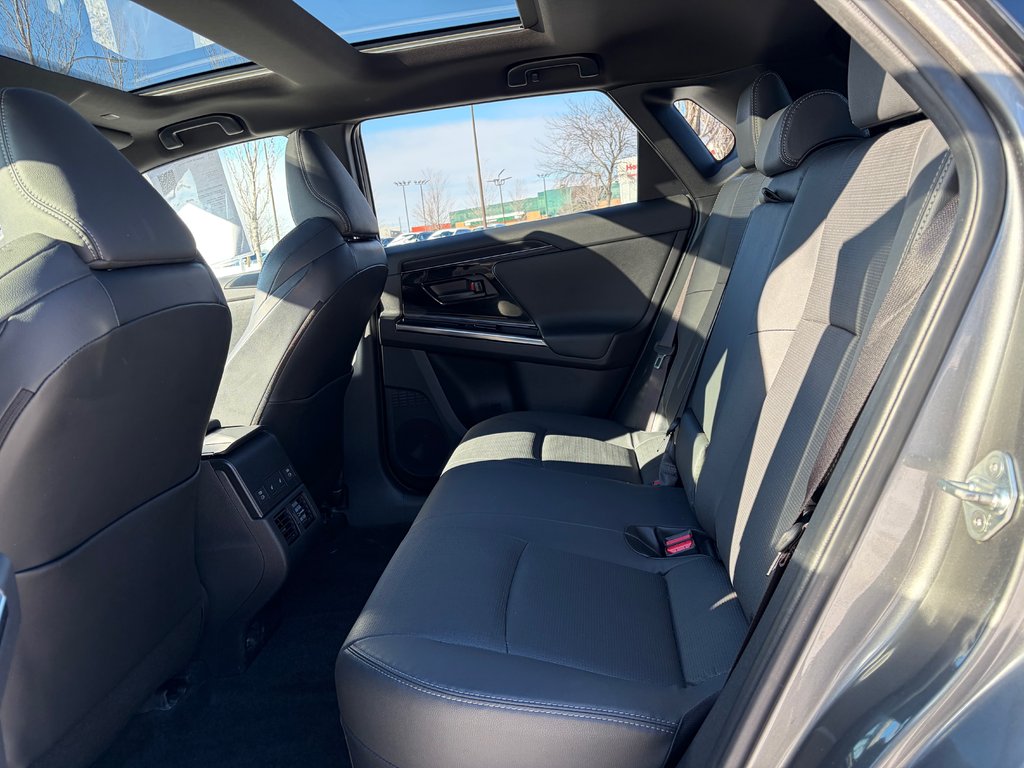 Toyota bZ4X XLE AWD JAMAIS ACCIDENTÉ TOIT PANORAMIQUE CUIR 2023 à Boucherville, Québec - 19 - w1024h768px