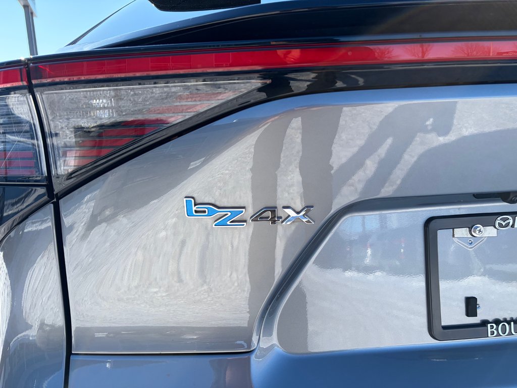 Toyota bZ4X XLE AWD JAMAIS ACCIDENTÉ TOIT PANORAMIQUE CUIR 2023 à Boucherville, Québec - 15 - w1024h768px