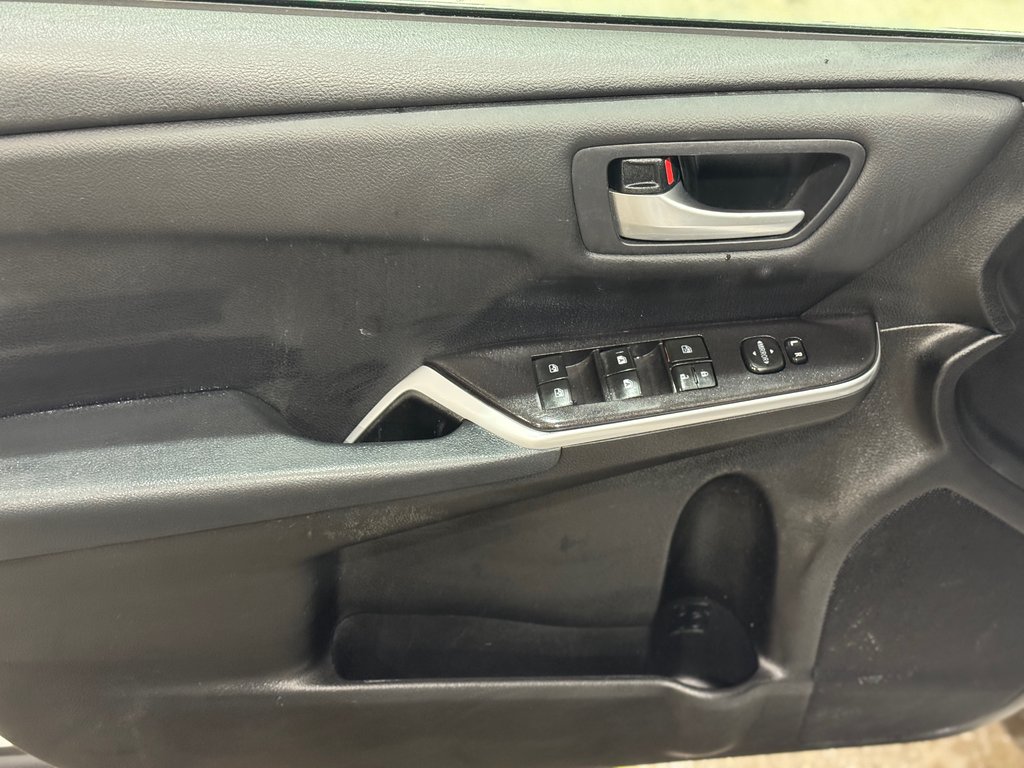 Toyota Camry LE Air Climatisé Caméra De Recul 2017 à Terrebonne, Québec - 8 - w1024h768px