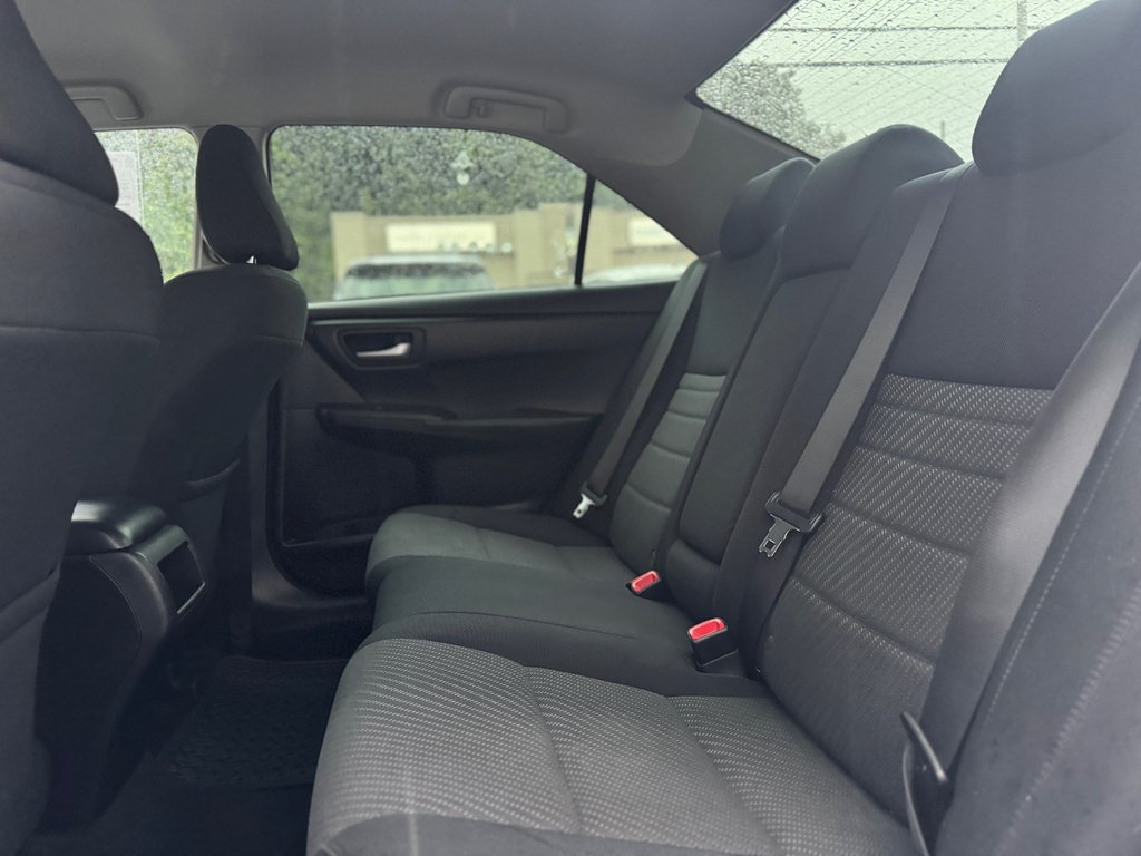 Toyota Camry LE Air Climatisé Caméra De Recul 2017 à Terrebonne, Québec - 23 - w1024h768px