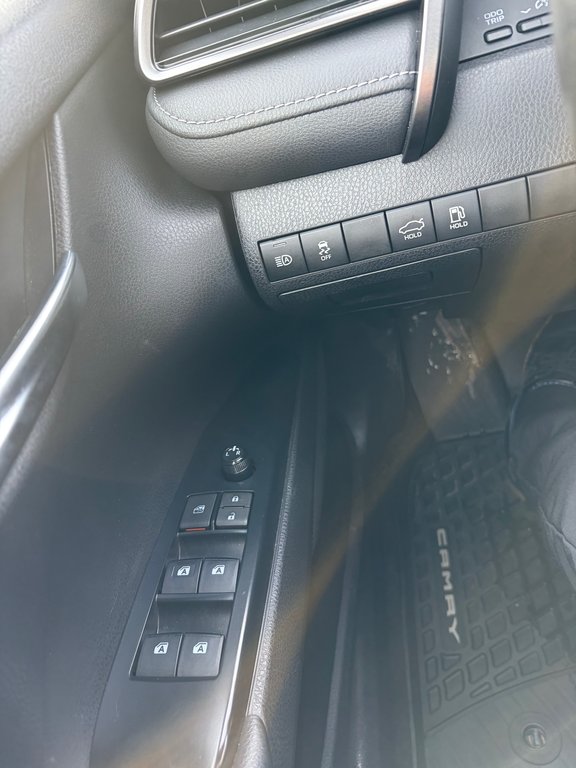 2020 Toyota Camry HYBRID SE TOIT OUVRANT CUIRE in Boucherville, Quebec - 17 - w1024h768px