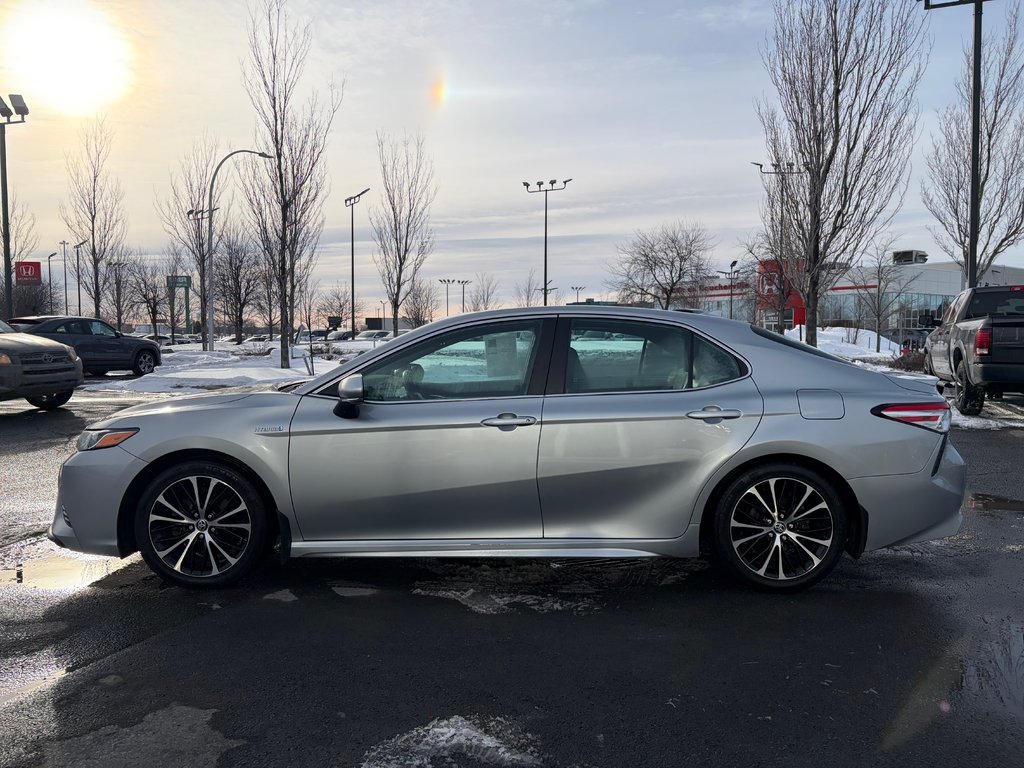 2020 Toyota Camry HYBRID SE TOIT OUVRANT CUIRE in Boucherville, Quebec - 5 - w1024h768px