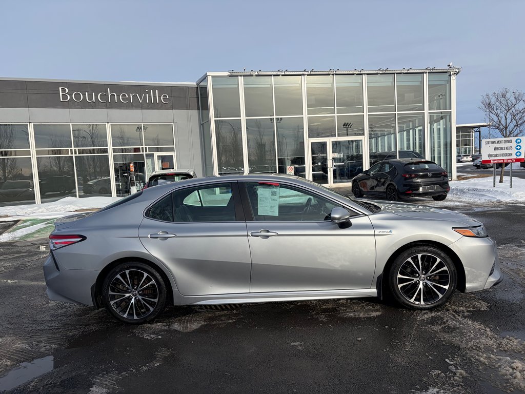 2020 Toyota Camry HYBRID SE TOIT OUVRANT CUIRE in Boucherville, Quebec - 9 - w1024h768px