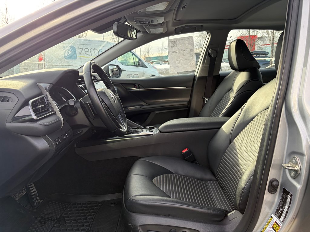 2020 Toyota Camry HYBRID SE TOIT OUVRANT CUIRE in Boucherville, Quebec - 10 - w1024h768px