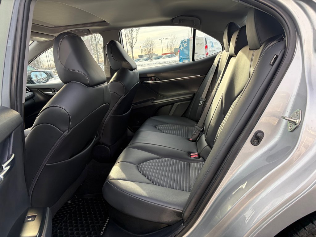 2020 Toyota Camry HYBRID SE TOIT OUVRANT CUIRE in Boucherville, Quebec - 11 - w1024h768px