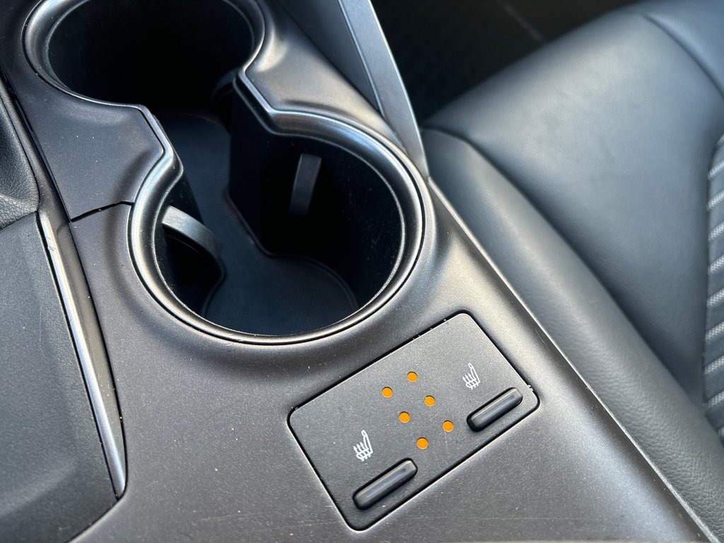 Toyota Camry SE, NIGHT SHADE CARPLAY,SIÈGES CHAUFFANT 2024 à Boucherville, Québec - 23 - w1024h768px