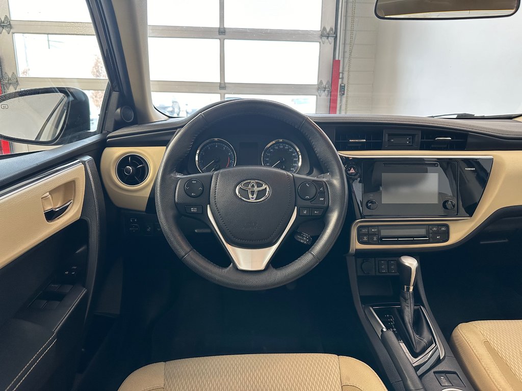 2017 Toyota Corolla LE in Boucherville, Quebec - 15 - w1024h768px