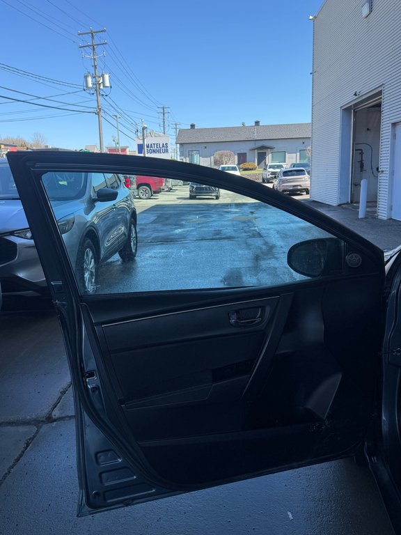 Toyota Corolla LE Siège Chauffant Caméra De Recul Bas Kilo 2019 à Terrebonne, Québec - 7 - w1024h768px