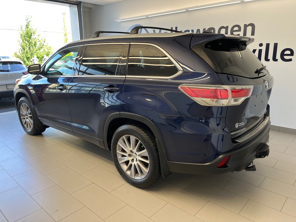 2015 Toyota Highlander XLE in Boucherville, Quebec - 5 - w1024h768px