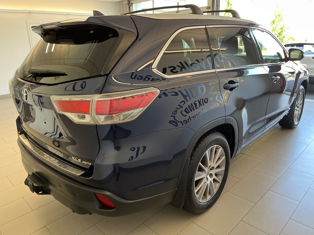 Toyota Highlander XLE 2015 à Boucherville, Québec - 4 - w1024h768px