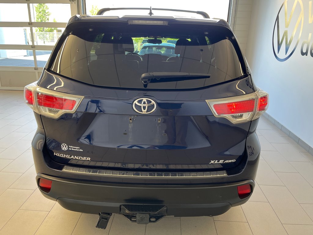 2015 Toyota Highlander XLE in Boucherville, Quebec - 15 - w1024h768px