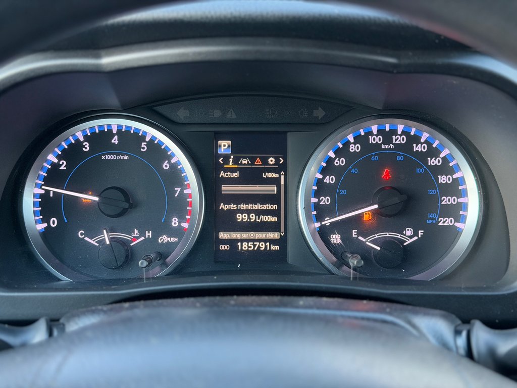 2017 Toyota Highlander LE AWD in Terrebonne, Quebec - 14 - w1024h768px