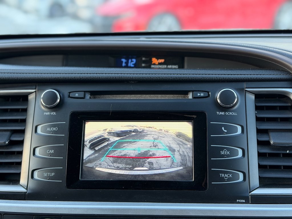 2017 Toyota Highlander LE AWD in Terrebonne, Quebec - 16 - w1024h768px